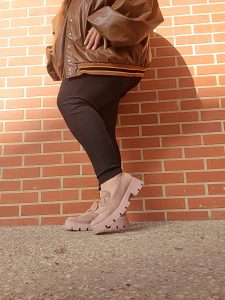 mocassin rose clair imitation daim confort idéal pour un petit pieds large